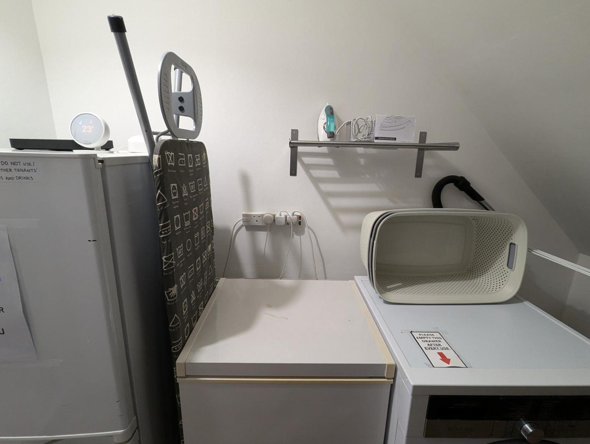R3 - Cozy Small Double - City & Beach Access, Wifi, Free Parking - Self Catering Swansea Exteriör bild