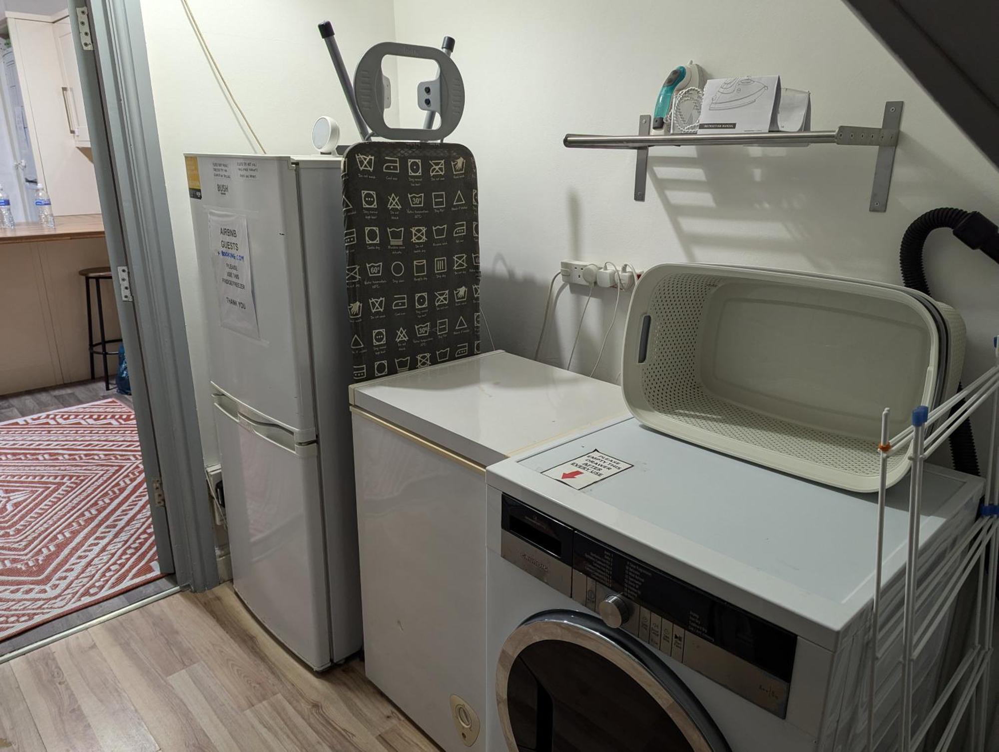 R3 - Cozy Small Double - City & Beach Access, Wifi, Free Parking - Self Catering Swansea Exteriör bild